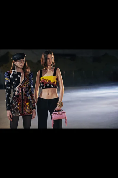 Look 17